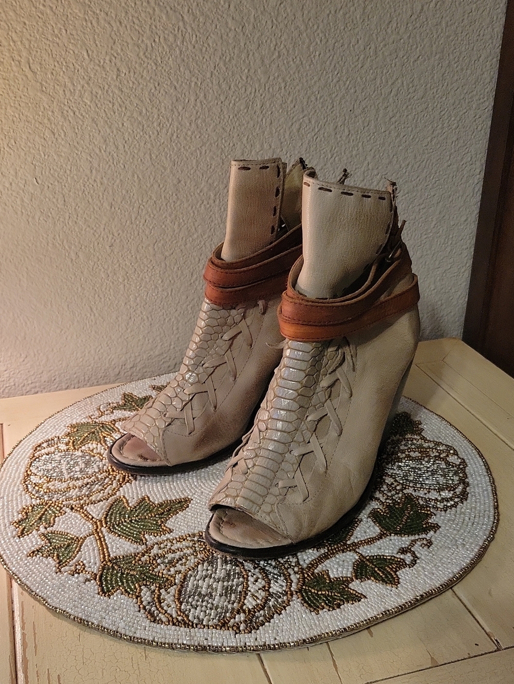 Freebird Eagle Size 9 Beige and Tan Women's Peep-Toe Ankle Boots